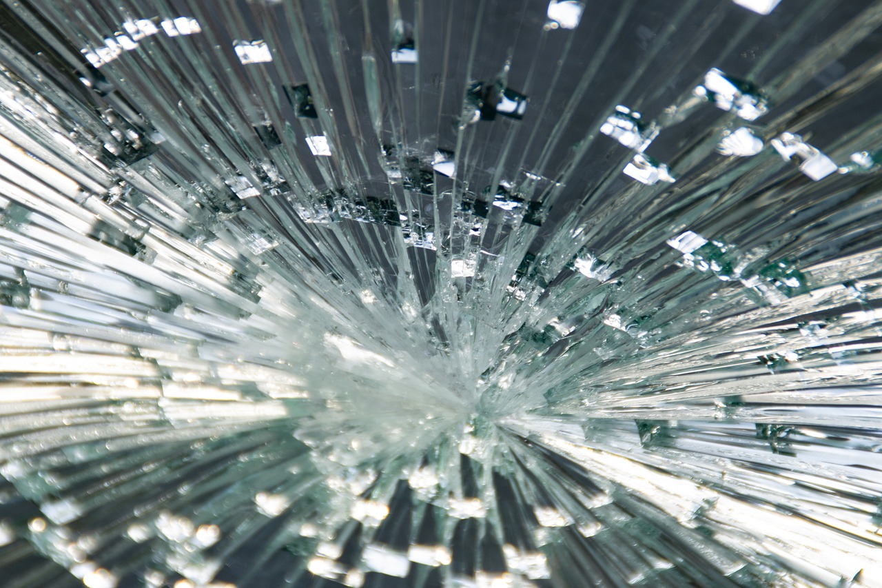 verre feuilleté cassé